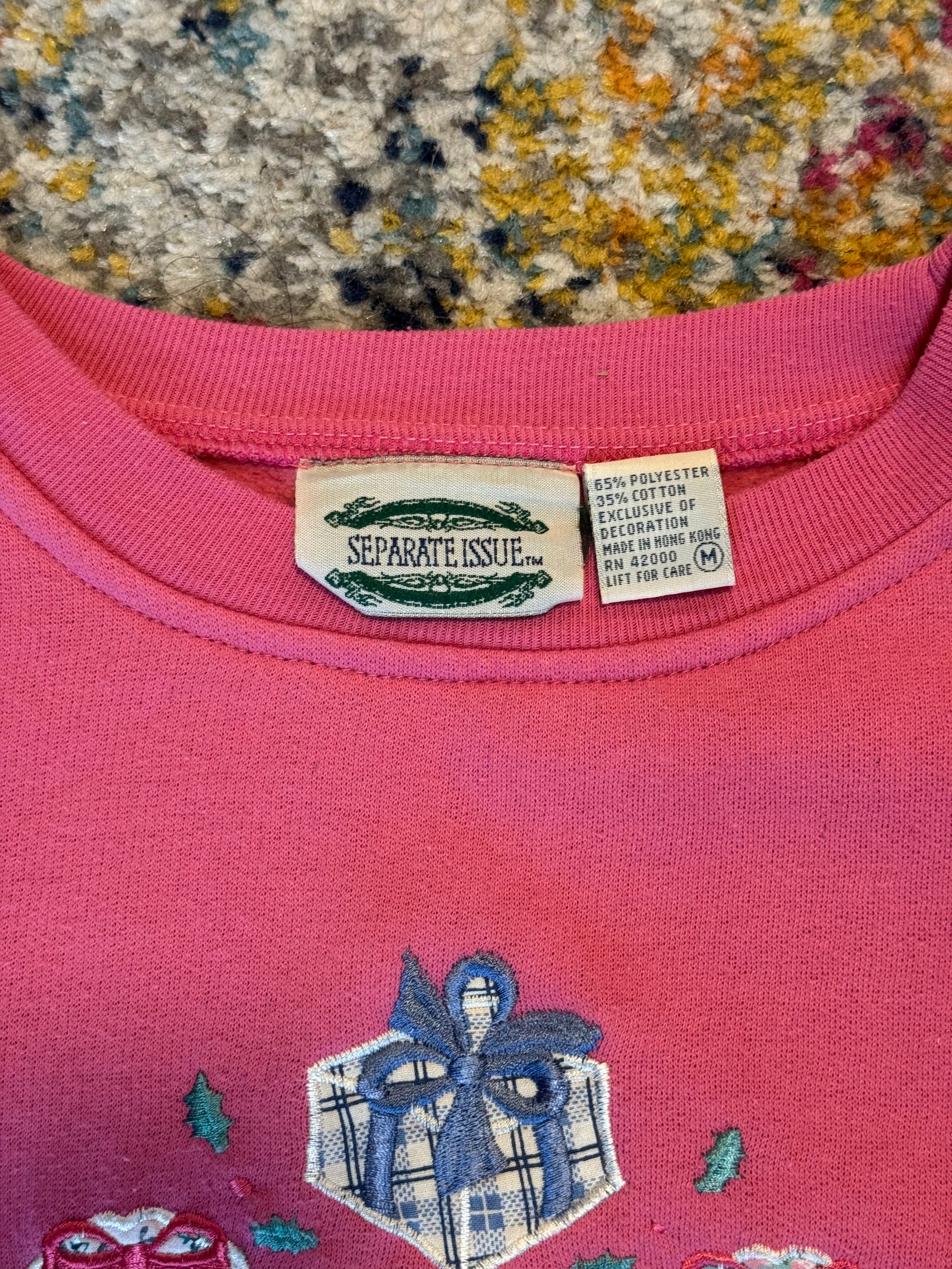 1980S SEPARATE ISSUE XMAS GIFT & WREATH PULLOVER