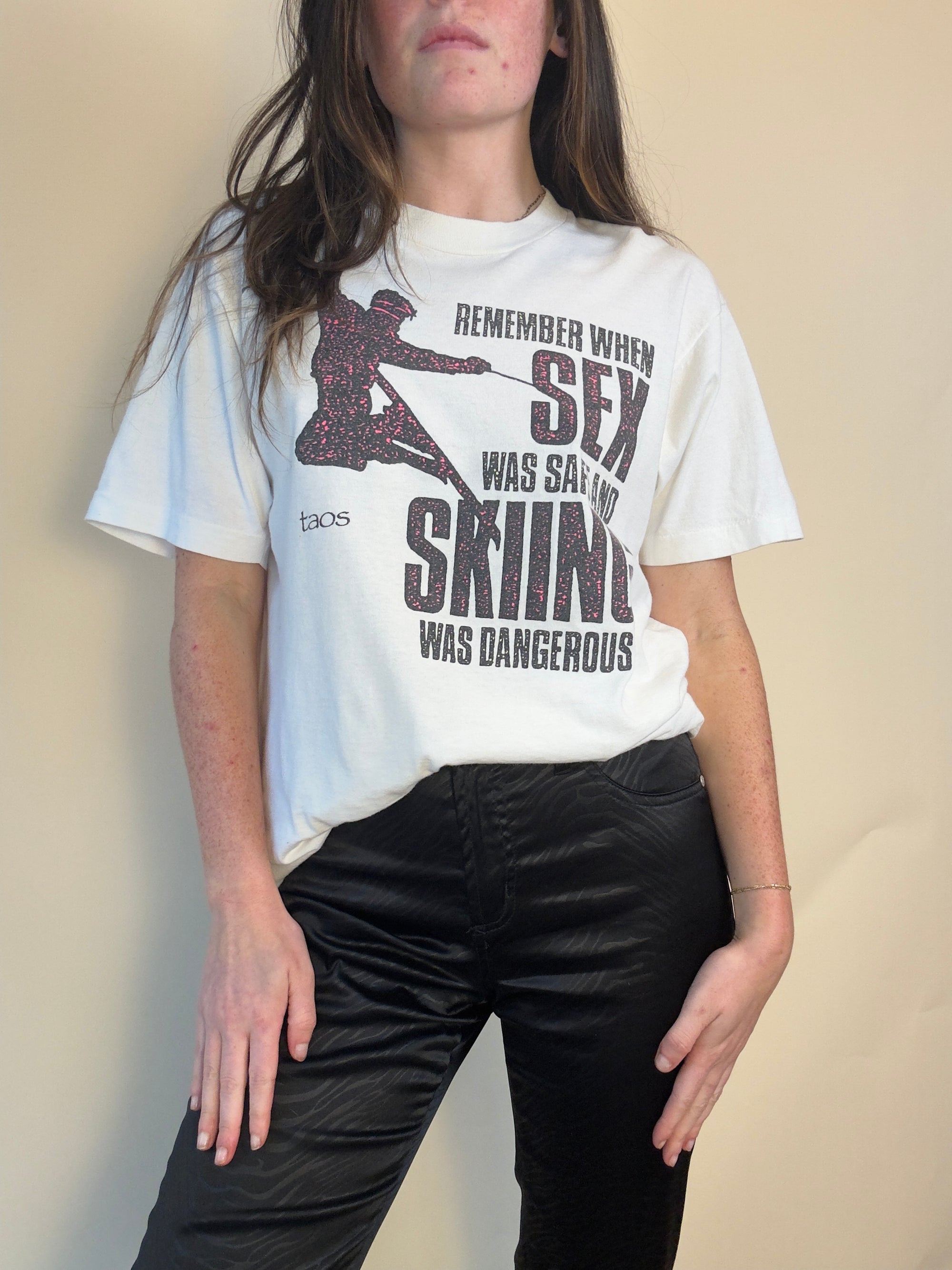1990S FRUIT OF THE LOOM SKIING & SEX T-SHIRT