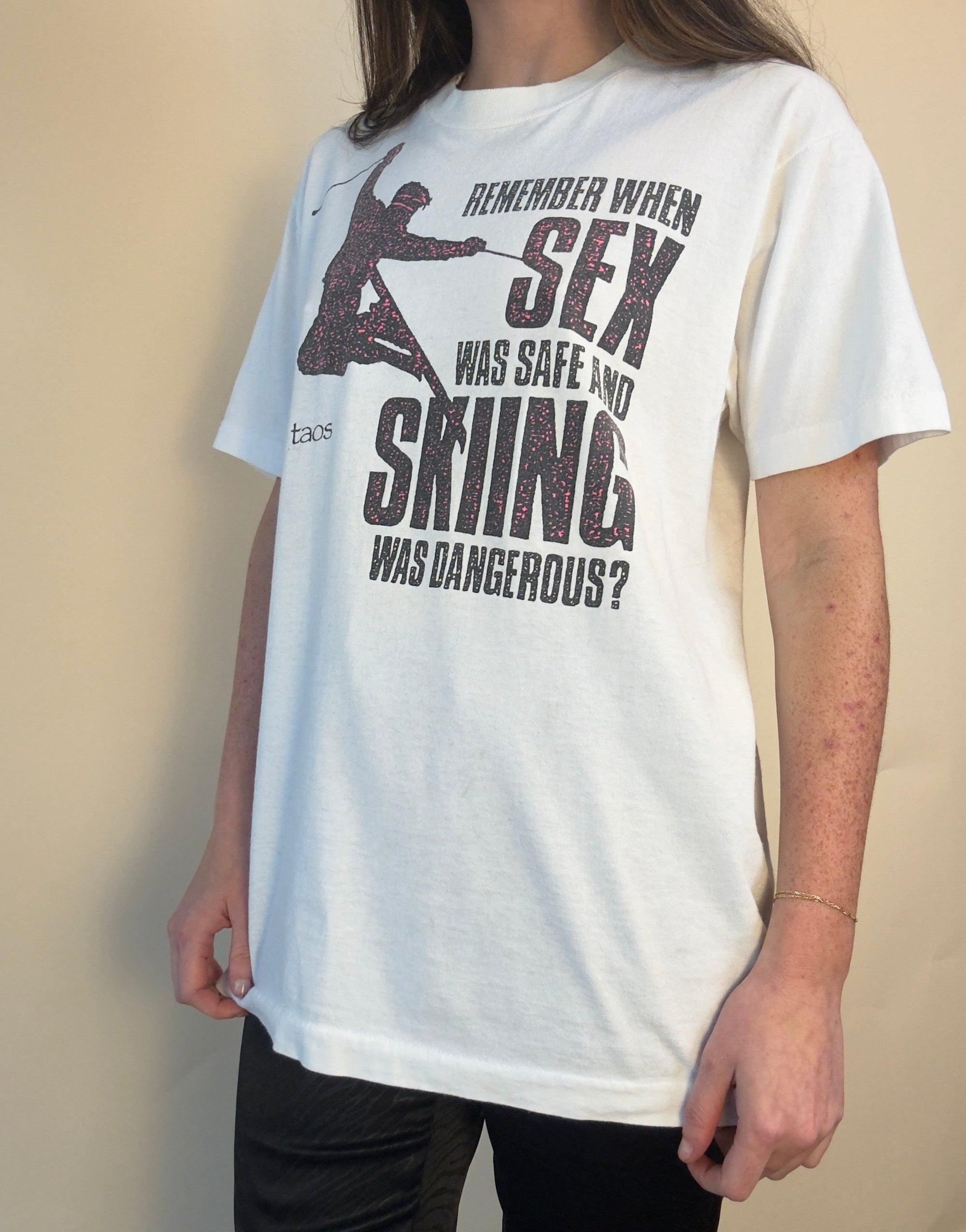 1990S FRUIT OF THE LOOM SKIING & SEX T-SHIRT